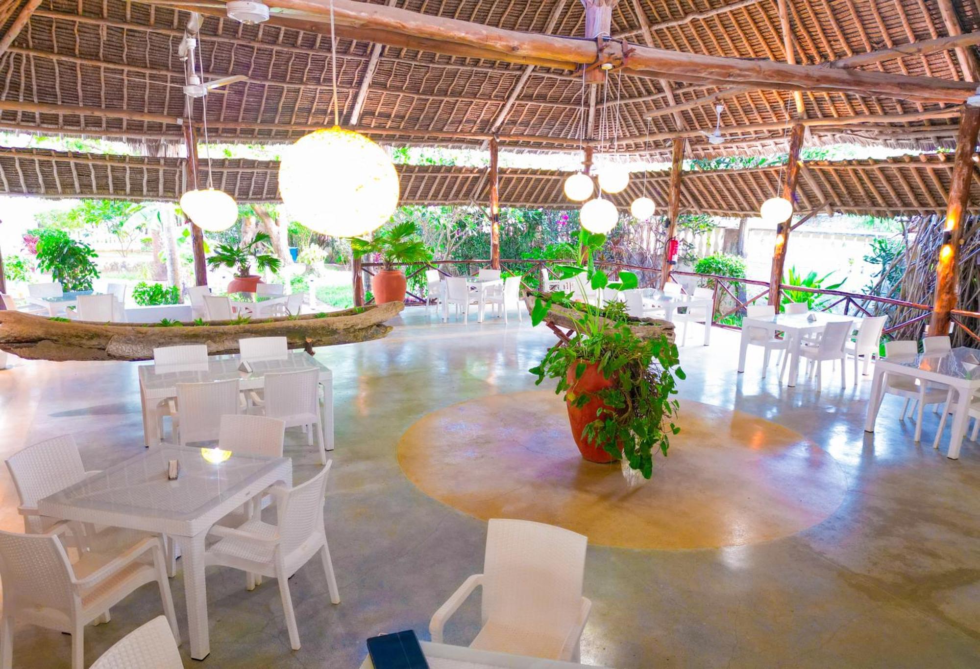 Maasai Resort Момбаса Екстериор снимка