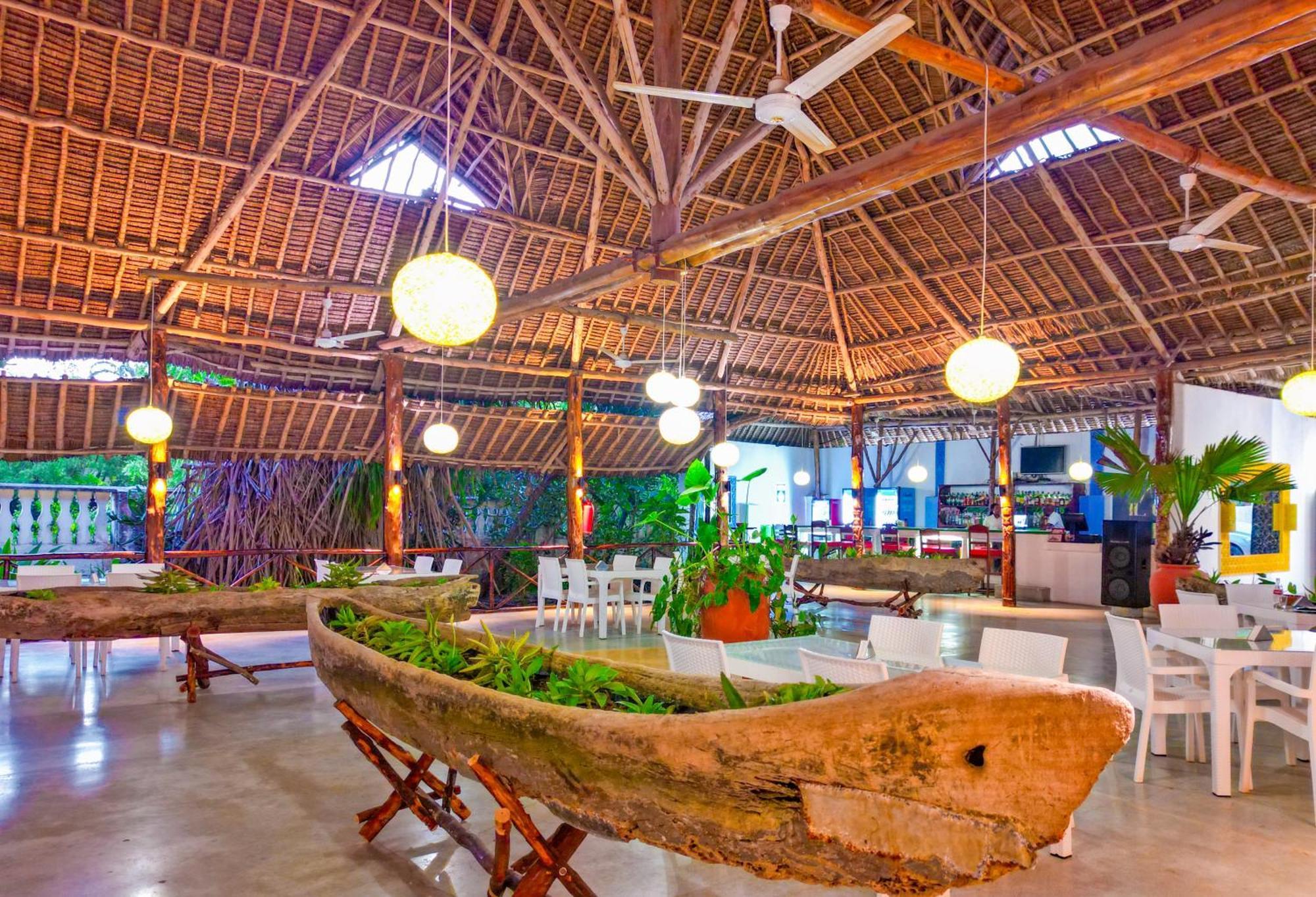 Maasai Resort Момбаса Екстериор снимка