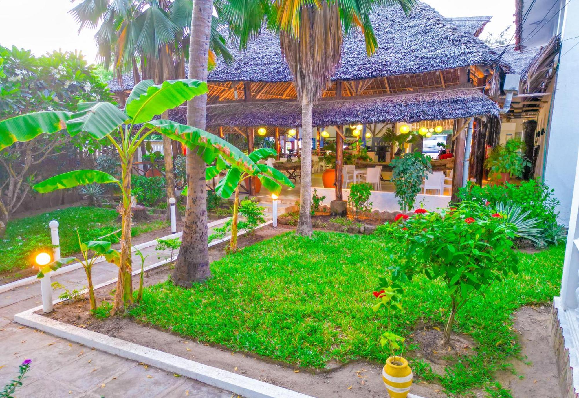 Maasai Resort Момбаса Екстериор снимка